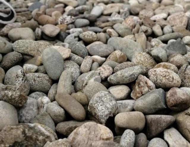 Галька речная пестрая (20-40 мм.)  купить в Волгограде от производителя, без посредников